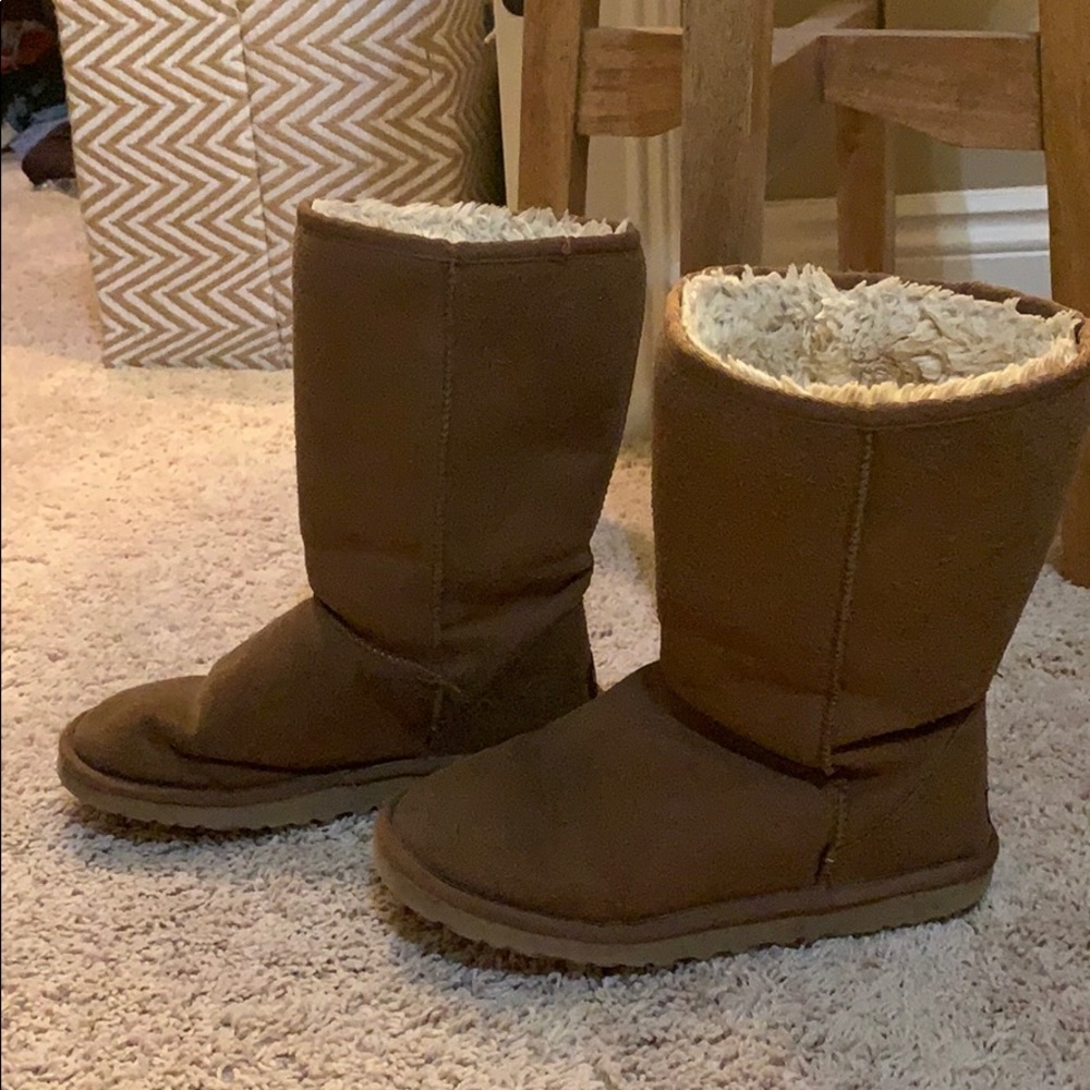 ugg boots - Picture 2 of 4